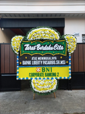 Papan Bunga Duka di Kampung Kandang