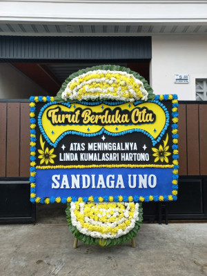 Papan Bunga Duka di Kampung Kandang
